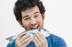 Ψάρια και θαλασσινά — ένα σημαντικό στοιχείο του αρσενικού διατροφή